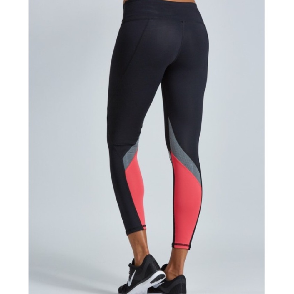 NWT Noli Zoe rouge yoga leggings size M black